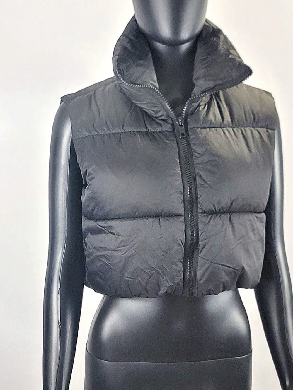 Fuinloth Cropped Puffer Vest in Black Size Small Like New